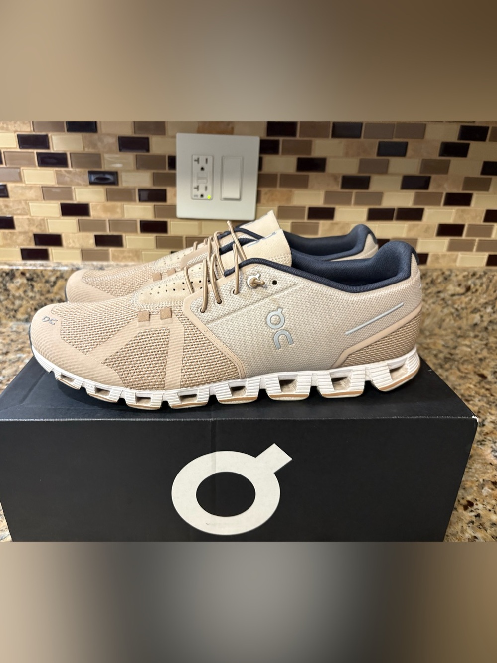 Rare Men’s On Cloud Sand Chai Running Shoes Size 12 with Box